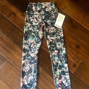 Lululemon Wunder Under Leggings, Size 2